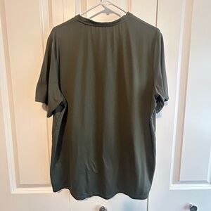 Unrl Ultra Tee men’s size Large - hunter green